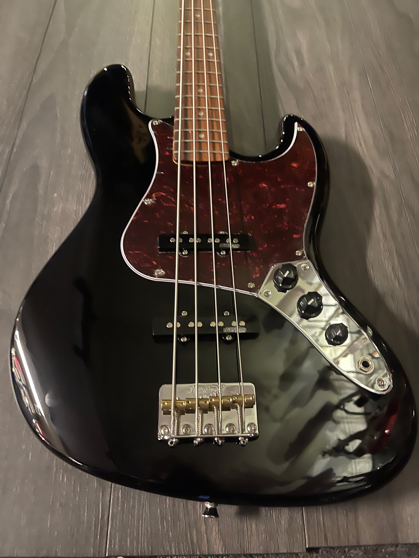 Vintage VJ74 ReIssued Bass in Boulevard Black