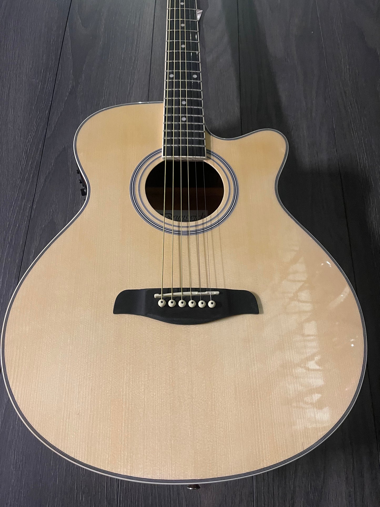 Brunswick (BTK50NA) Grand Auditorium BTK50NA Electro-Acoustic Guitar In Natural