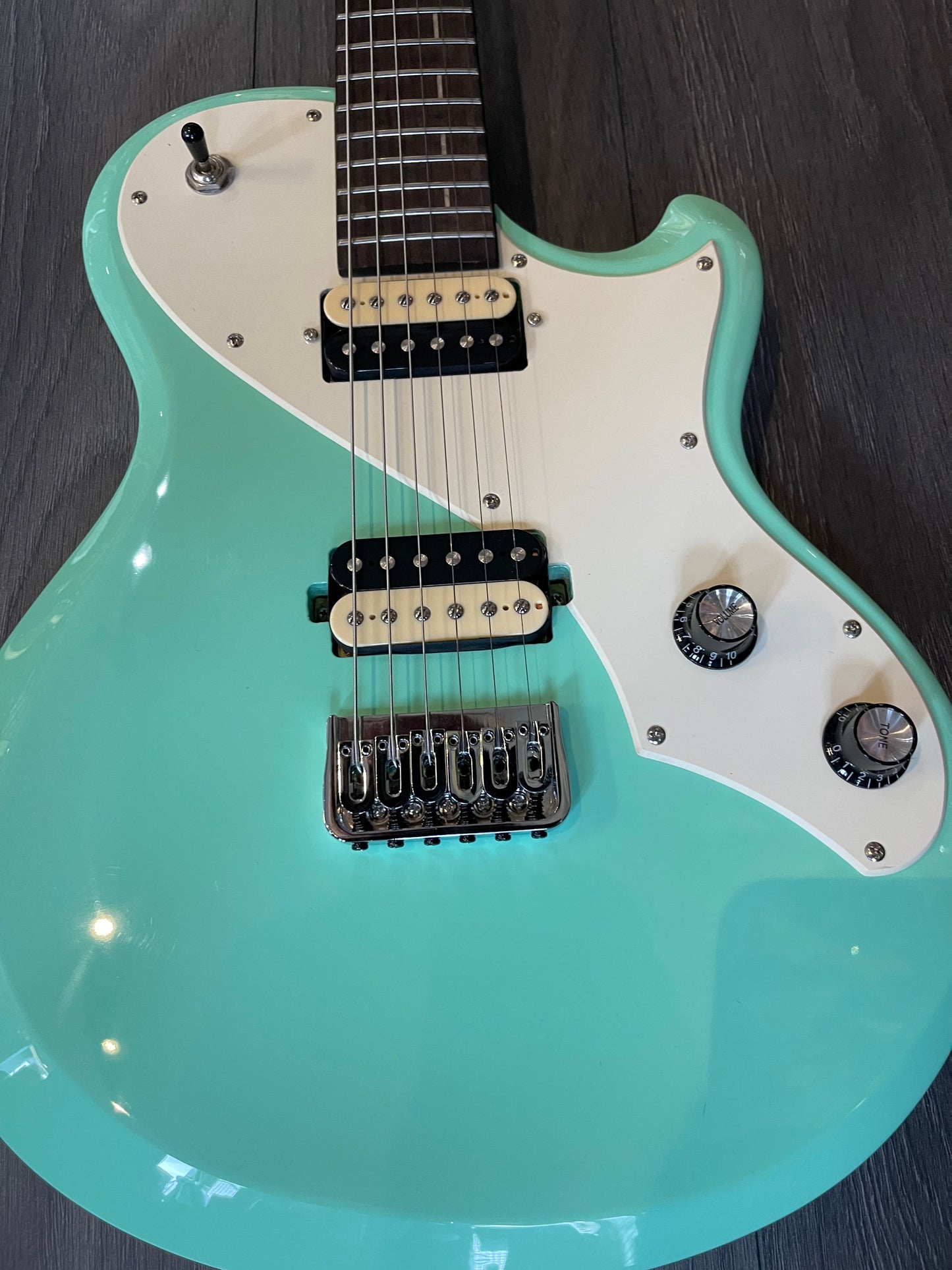 SHERGOLD PROVOCATEUR SP12 STANDARD ELECTRIC GUITAR, MINT GREEN