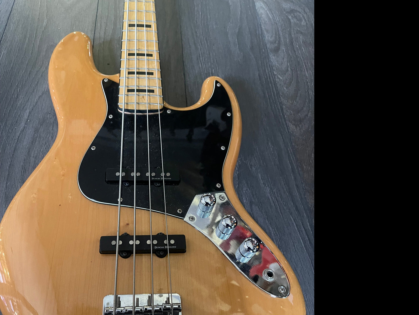 Squier Vintage Jazz bass Natural Wood