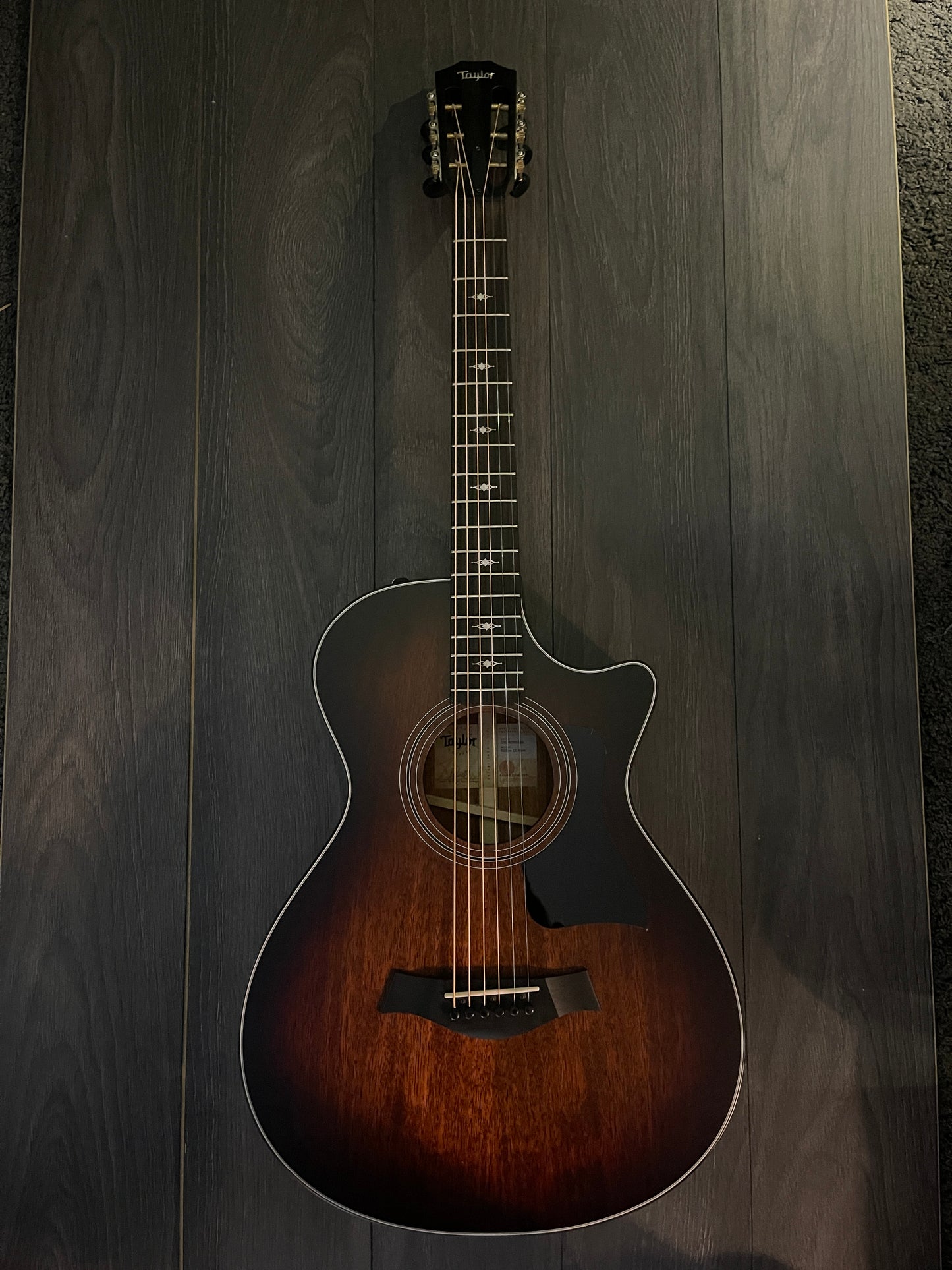 Taylor 322CE Grand Concert - Pre owned in Perfect Condition