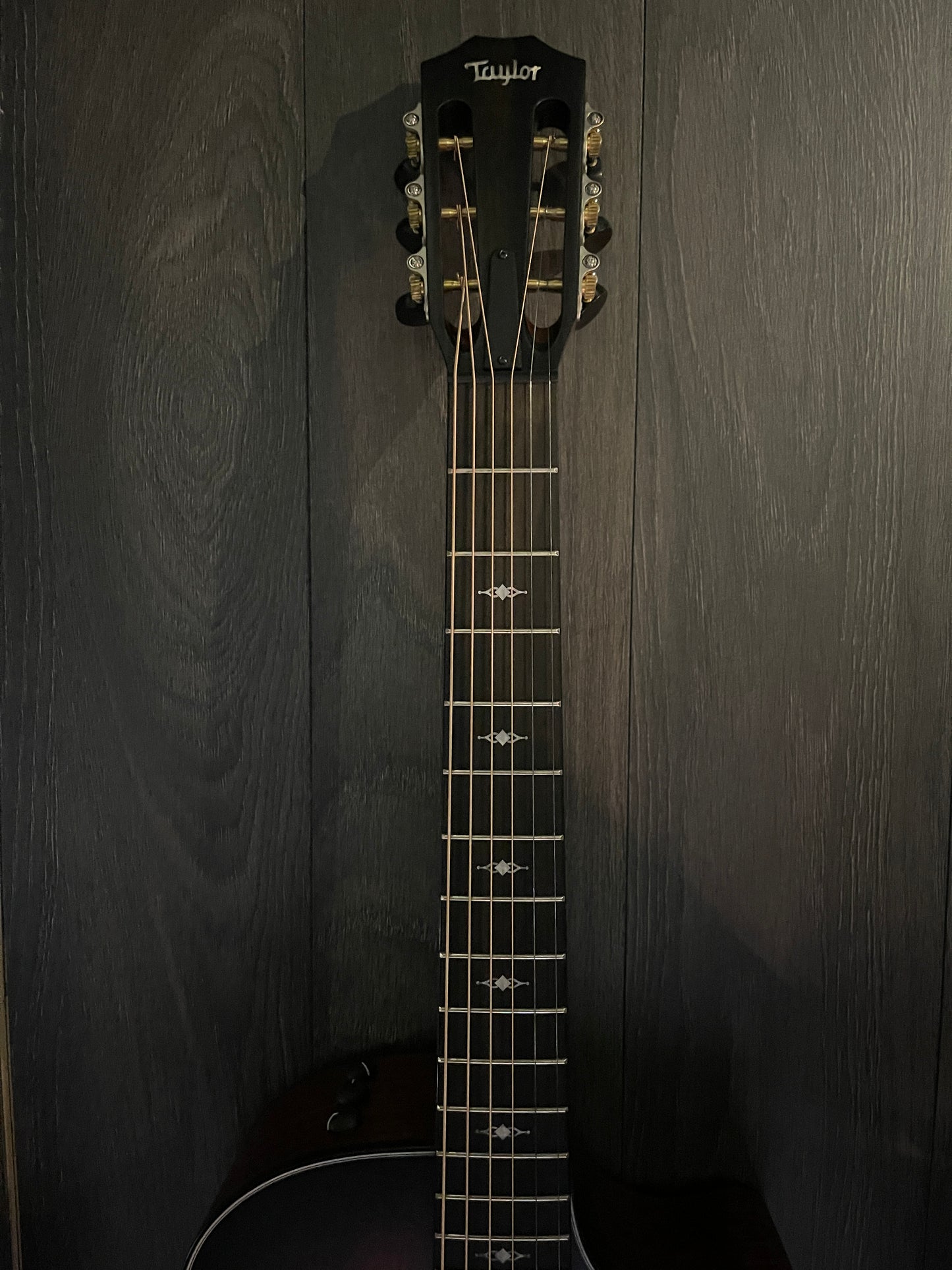 Taylor 322CE Grand Concert - Pre owned in Perfect Condition