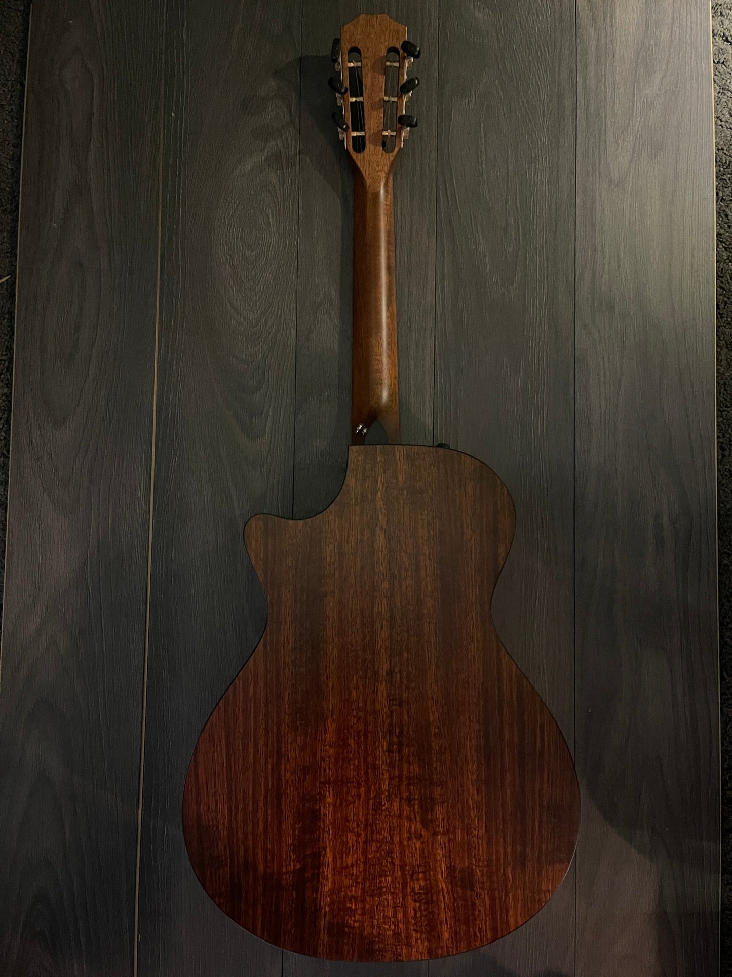 Taylor 322CE Grand Concert - Pre owned in Perfect Condition