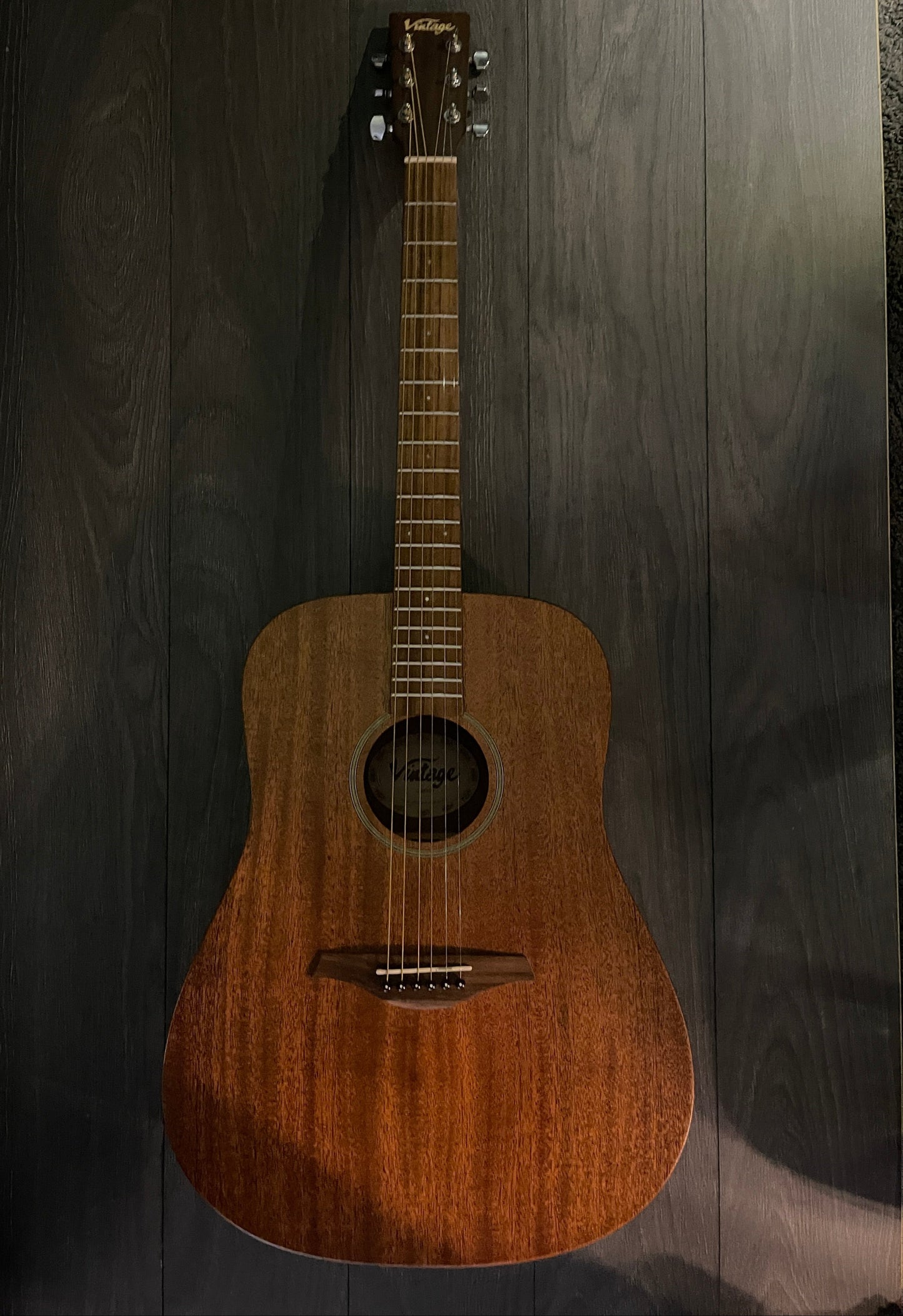 Vintage V400MH Dreadnought – Pre-Owned, Excellent Condition