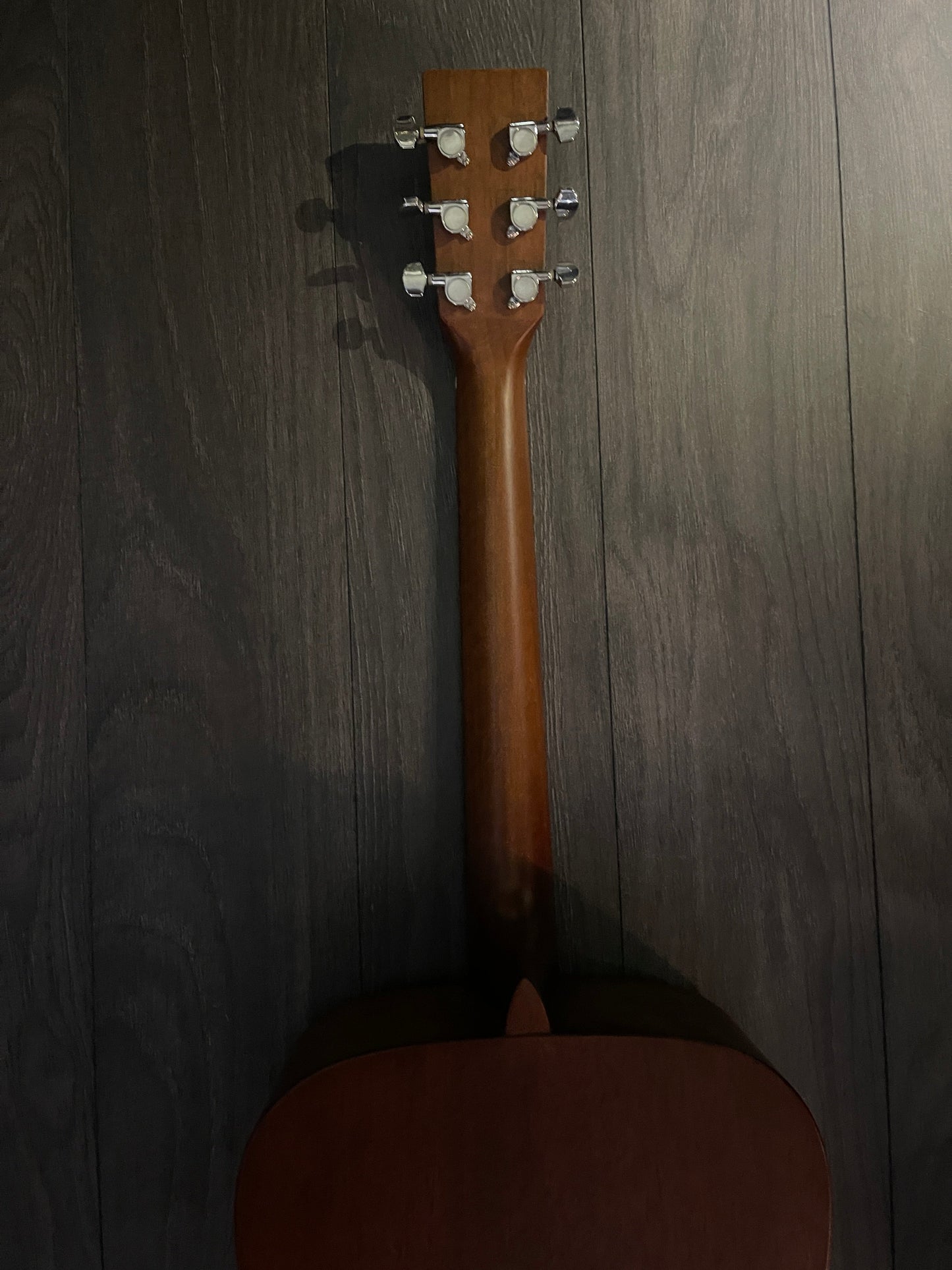 Vintage V400MH Dreadnought – Pre-Owned, Excellent Condition