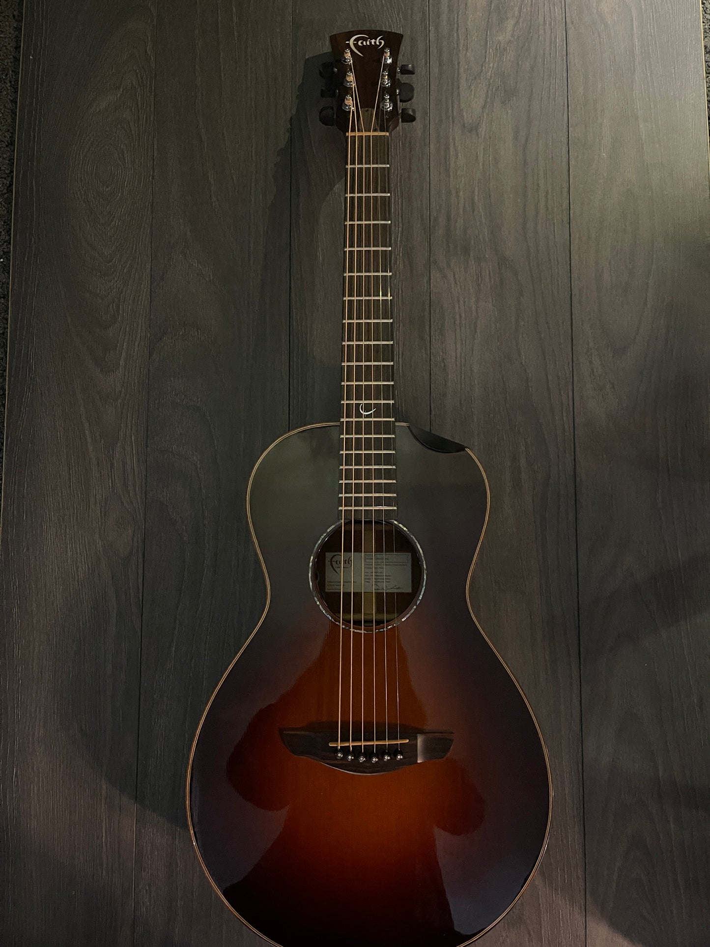 Faith Mercury Burst Scoop E – Classic Burst Series - Pre-Owned, Perfect Condition
