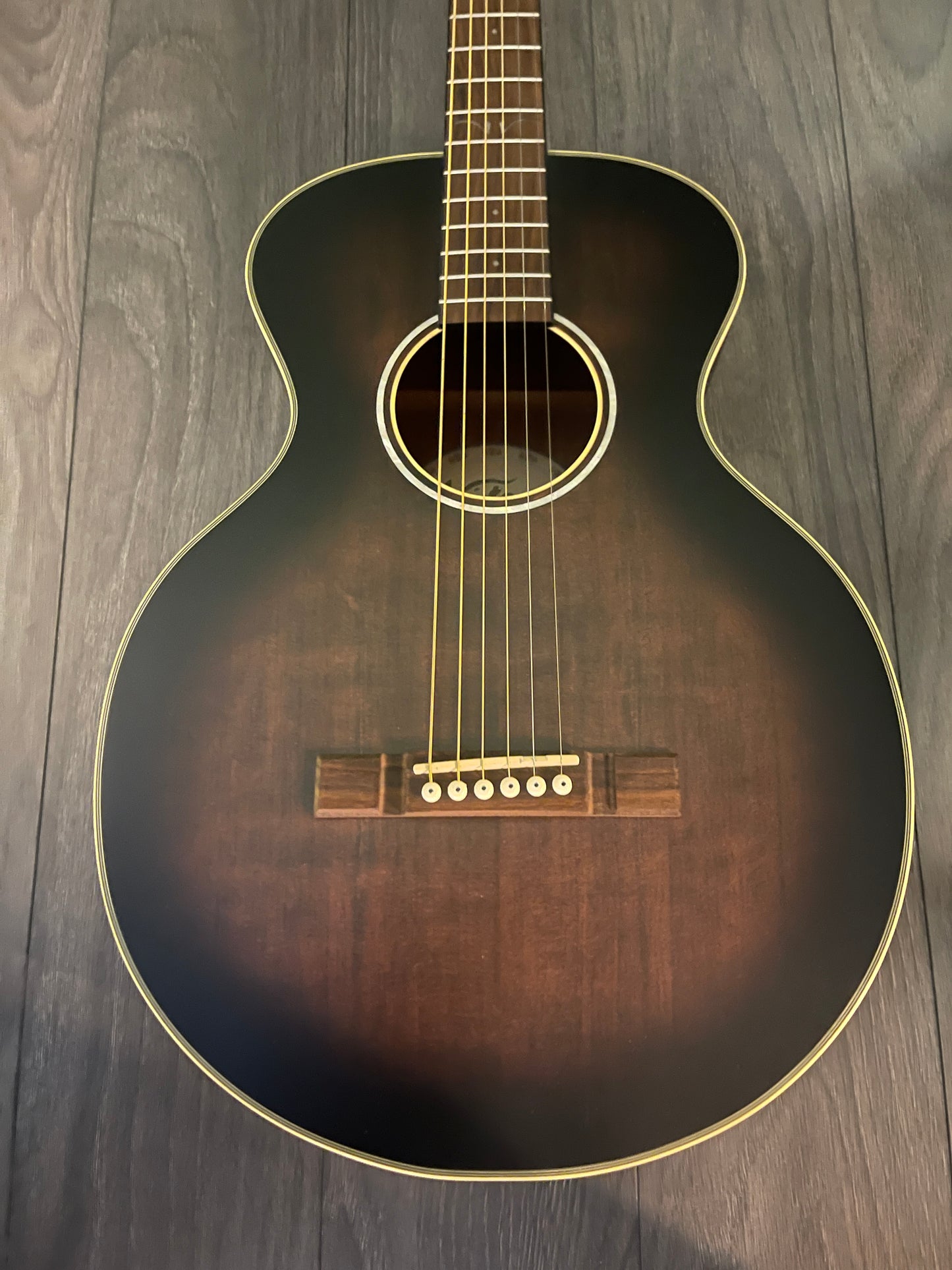 Vintage V880AQ Parlour – Classic Style, Timeless Tone - Pre-Owned, Perfect Condition