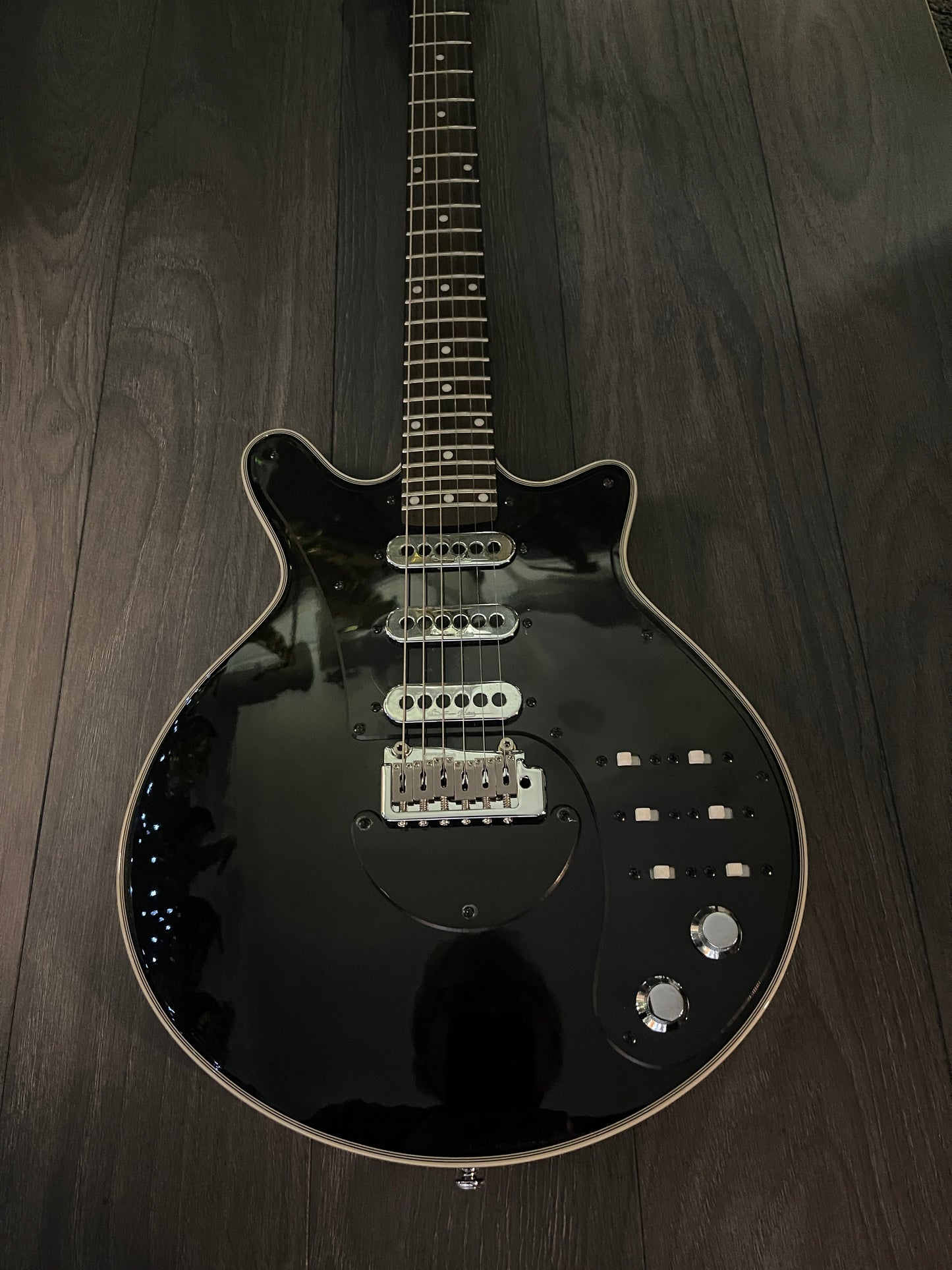 Brian May Special Guitar Black – Pre-Owned, Perfect Condition