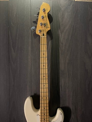 Fender Mexico Precision Bass Standard Guitar (Pre-Owned)