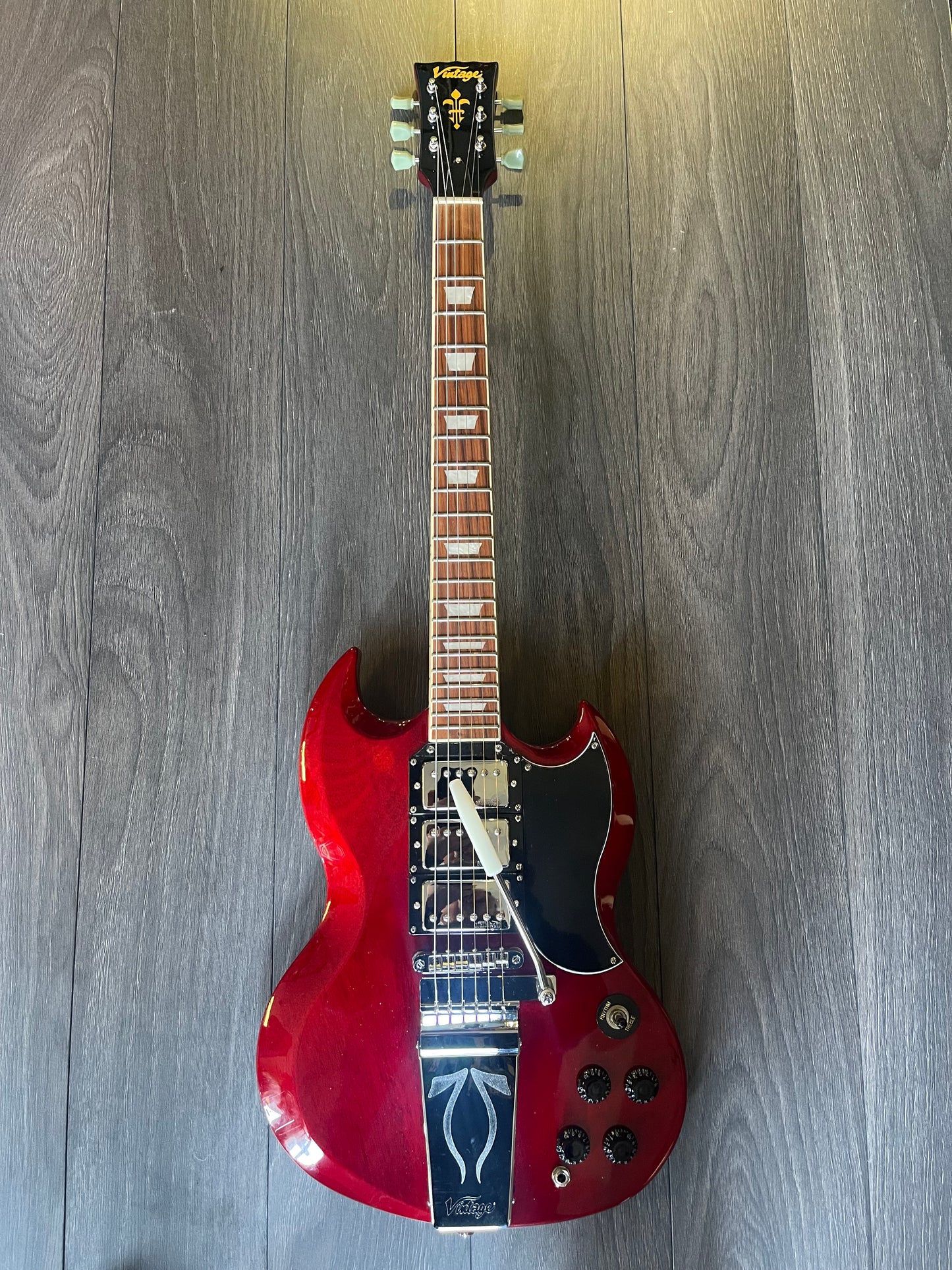 Vintage VS6V Re - Issued with Vintage Style Vibrato ~ Cherry Red