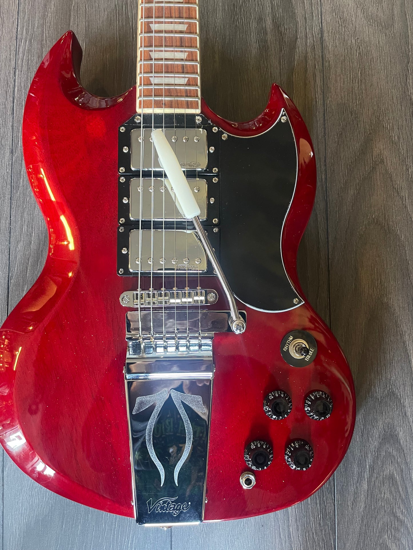 Vintage VS6V Re - Issued with Vintage Style Vibrato ~ Cherry Red