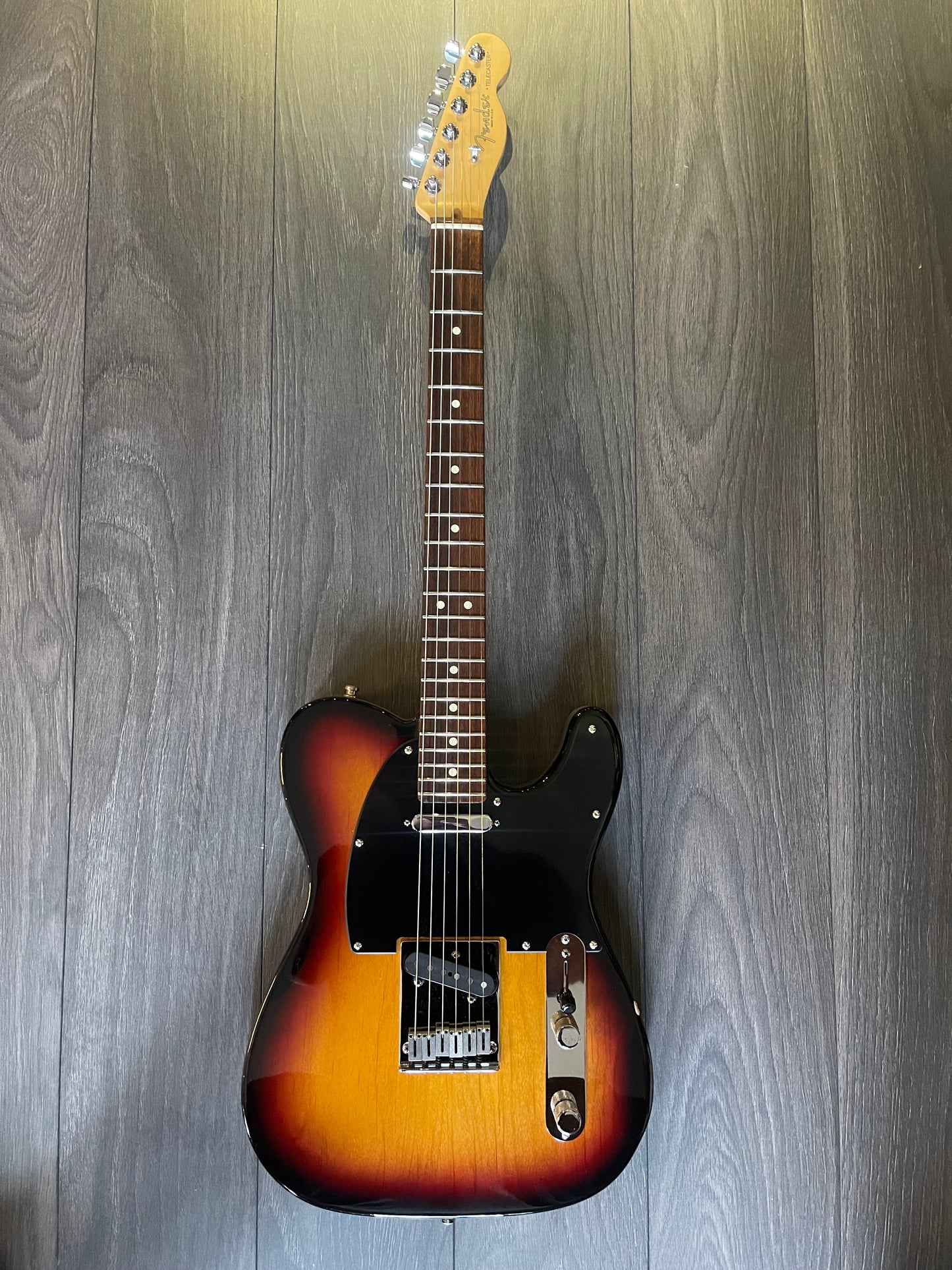 Fender American Telecaster® (2000-2008) Sun Burst Black Scratch Plate