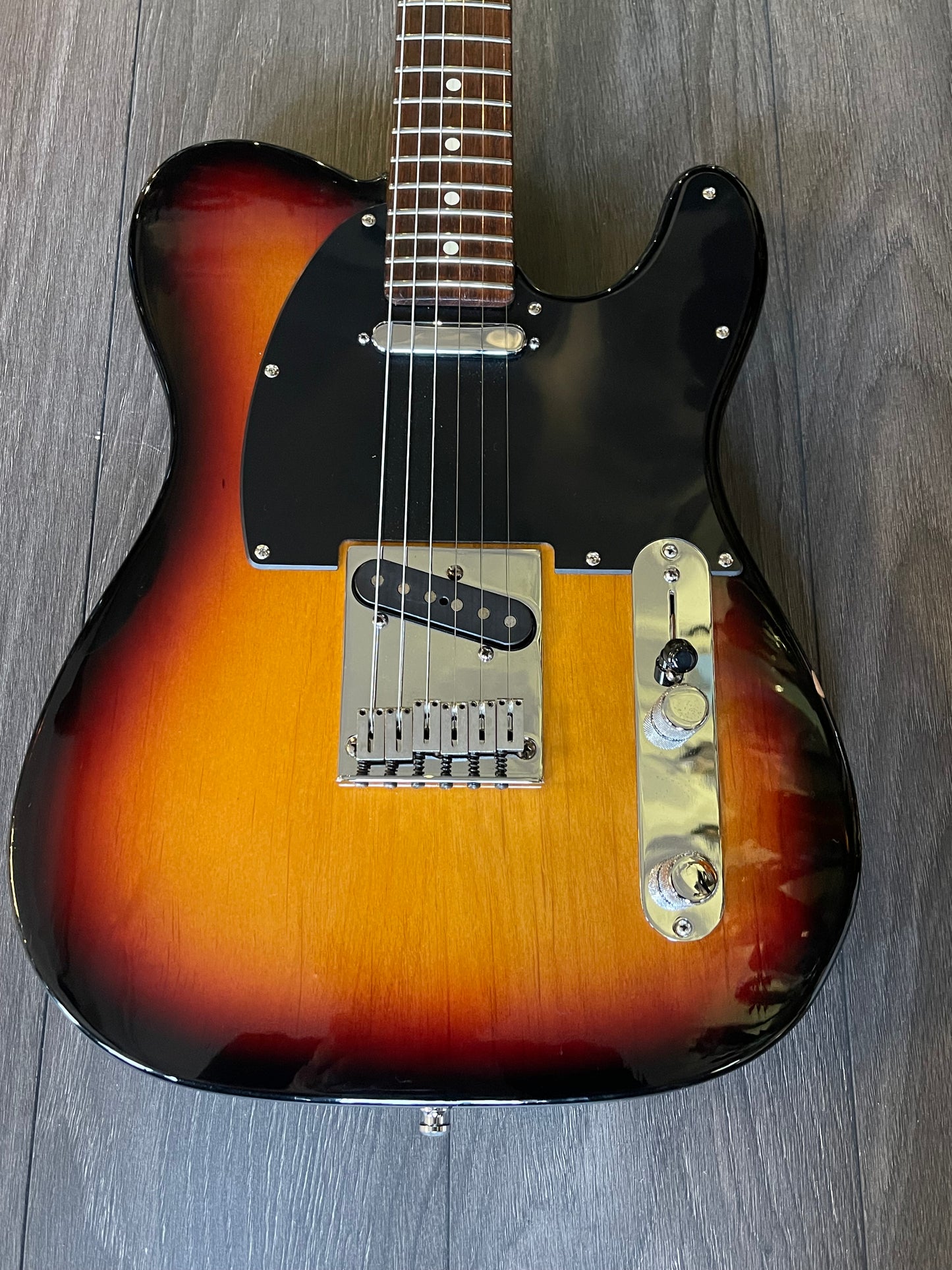 Fender American Telecaster® (2000-2008) Sun Burst Black Scratch Plate