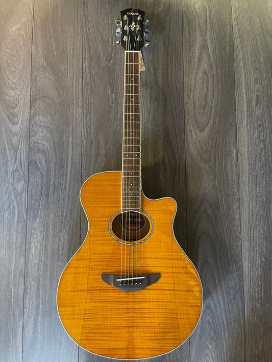 Yamaha APX600FM Electro Acoustic Guitar