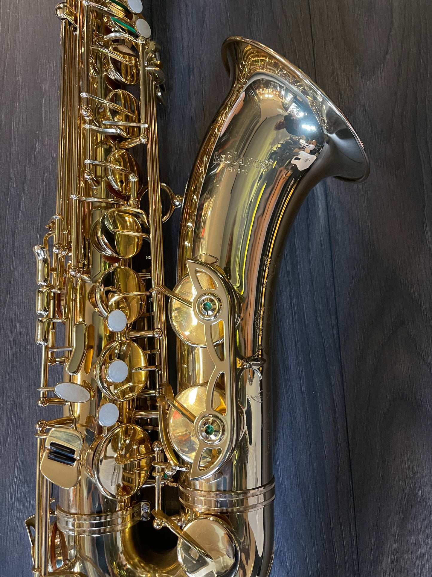 Leblanc LTS511 Avant Tenor Saxophone, Gold Lacquer