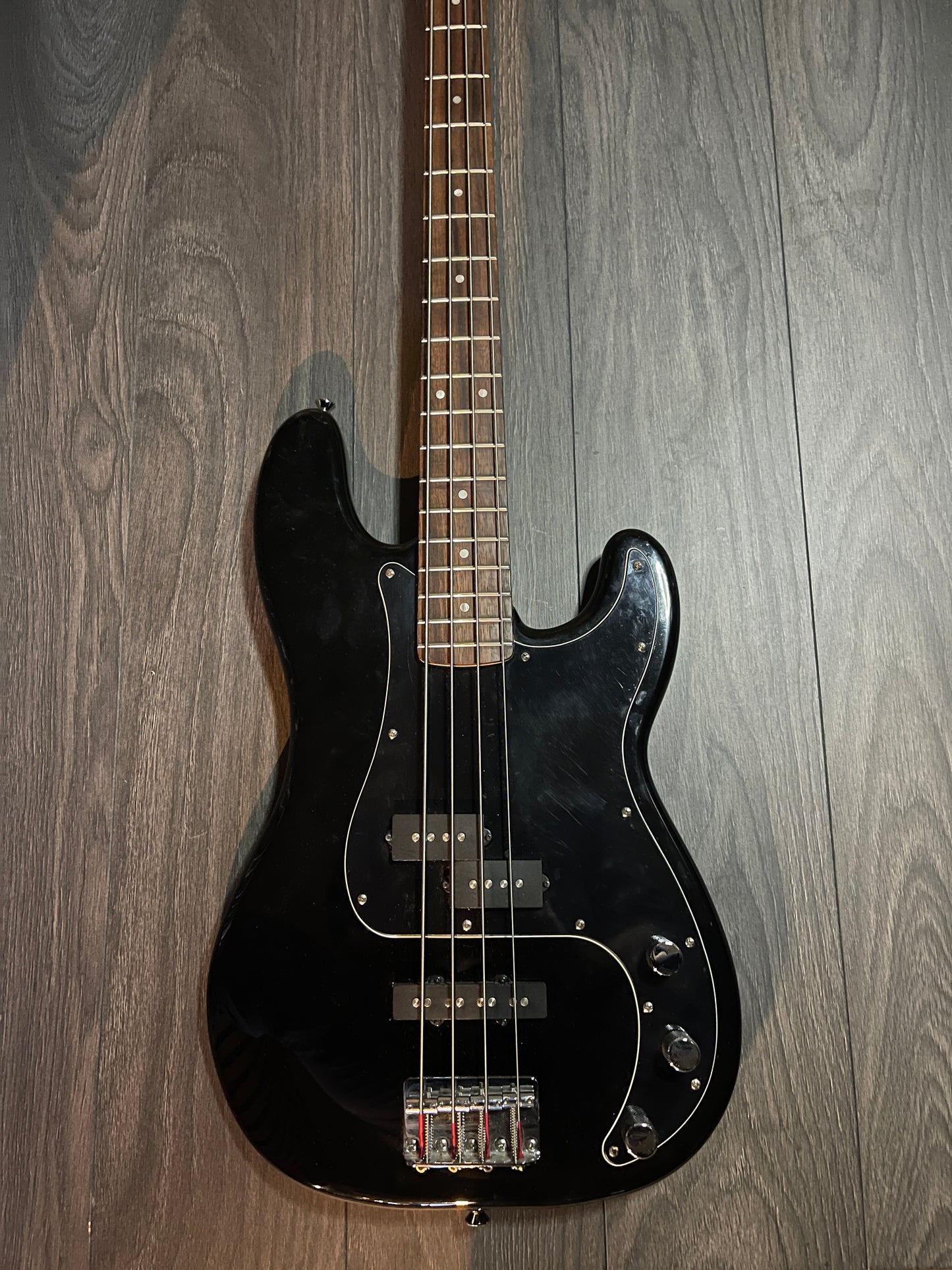 Squier by Fender Precision Bass