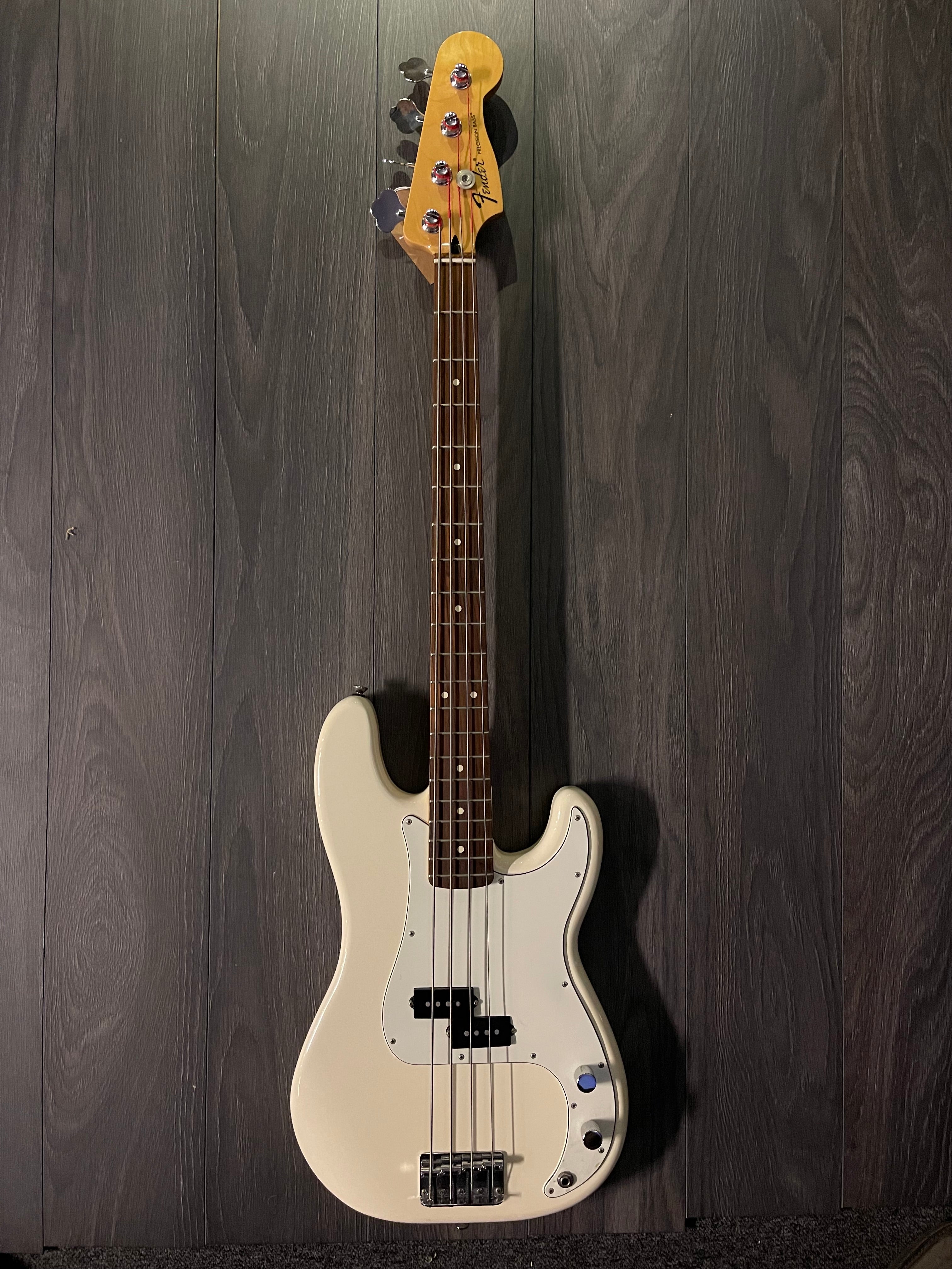 Fender Mexico Standard Precision Bass (pre-owned) – Edinburgh