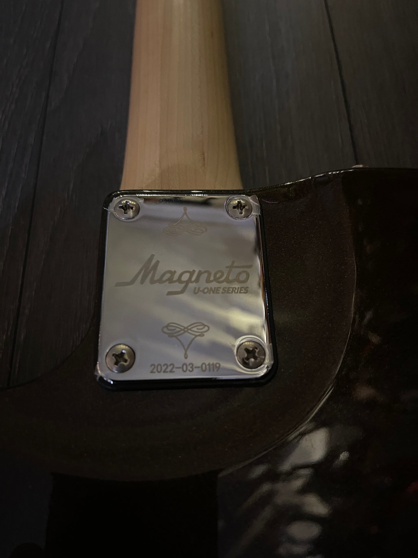 Magneto U-ONE UT-Wave Classic UT-2300 Metallic Brown